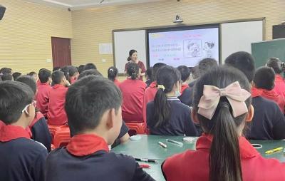 房县东城小学开展心理健康教研活动