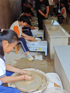 让思政教育在传统工艺中铸魂领航——窑淮学校开展劳动教育思政课