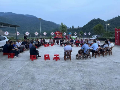 青峰镇：田间地头问需求 共同缔造好生活