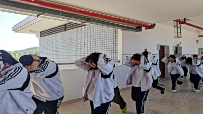 房县职校：开展逃生演练 筑牢安全防线