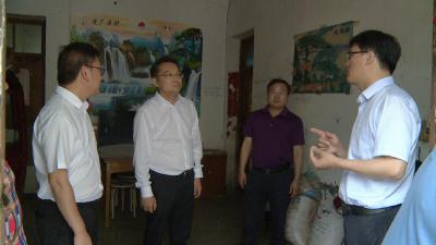 周智勇来房调研地灾搬迁避让、农村危旧房隐患排查整治工作