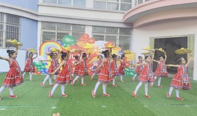 门古寺镇中心幼儿园：“童心筑梦舞动童年”欢庆六一