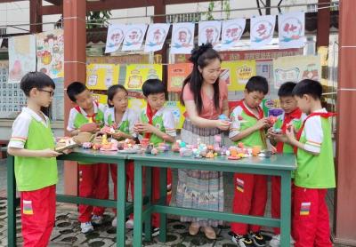 房县东城小学：创意设计比赛助力房县黄酒文化传承