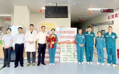 银医共筑 致敬天使