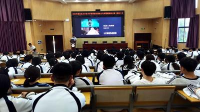 湖北省大手拉小手科普报告走进县职校