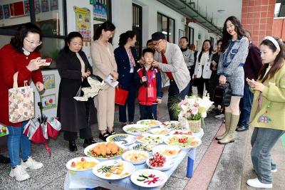 房县实验小学天明校区：活动互融 架好家校合育“连心桥”