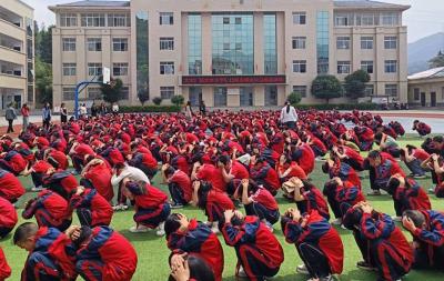 大木厂镇大木小学：举行防震减灾应急疏散演练