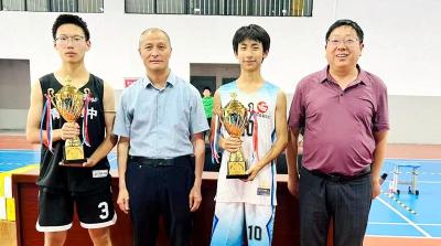 “奔跑吧•少年”房县中学生校园篮球联赛圆满落幕