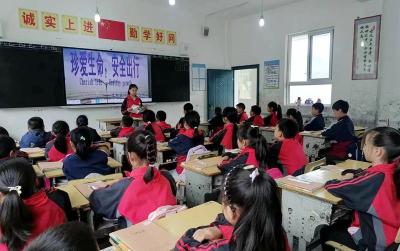 门古寺镇河兴小学：开展“安全乘车 文明出行”主题教育活动