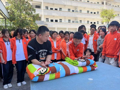窑淮学校：“叠”出风采  精彩“被”出