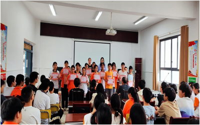 窑淮学校召开九年级师生动员会