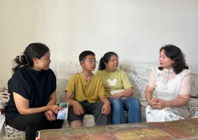 房县退役军人事务局：情暖童心 关爱成长