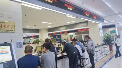 房县人社局："小"窗口服务"大"民生