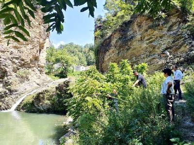 大木厂镇大木小学：巡查重点水域 严防悲剧发生