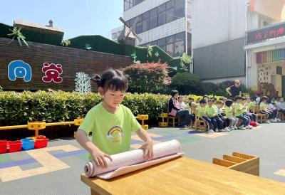 房县幼儿园：巧手自理 快乐自立