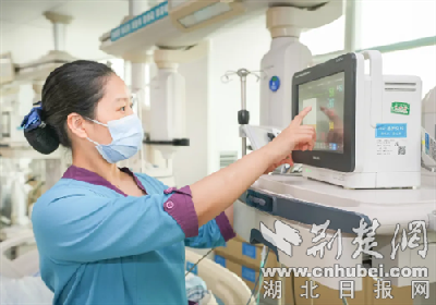 十堰男子喝自制药酒命悬一线 十堰人医及时抢救脱险