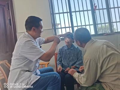 小支点，撑起基层医院大发展 ——房县百名年轻干部成长工程工作纪实