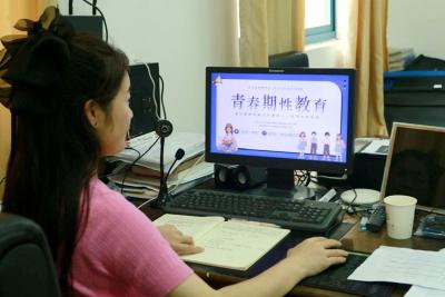 房县东城小学：拥抱青春期 成长不迷茫