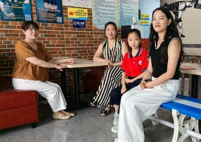 房县东城小学：开展教师全员“大走访”活动