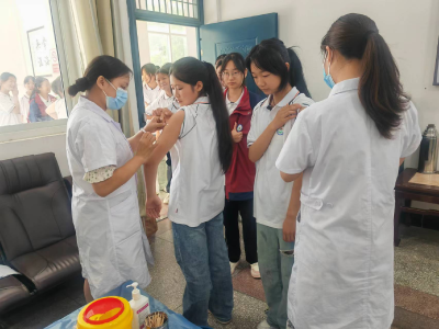 门古寺镇中心卫生院：开展适龄女生HPV疫苗免费接种工作