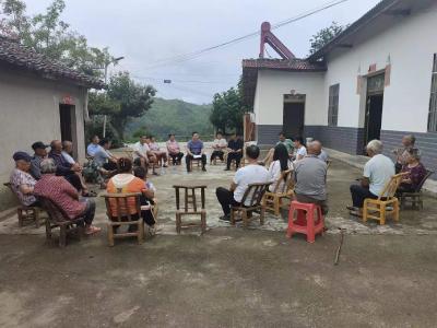 青峰镇：守住百姓“钱袋子” 护好平安“幸福家” 