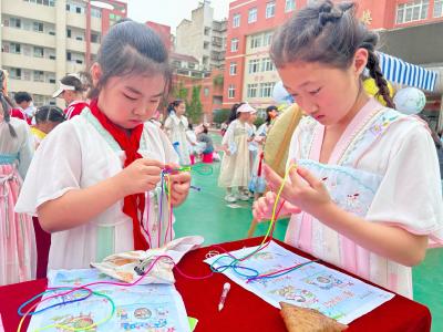 房县实验小学无纸化测试：不以纸笔定能力，虽无笔墨亦飘香