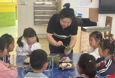 房县幼儿园：浓情端午 与“粽”不同
