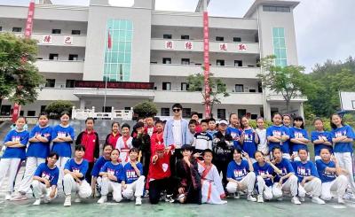 门古寺镇河兴小学：举办毕业典礼活动