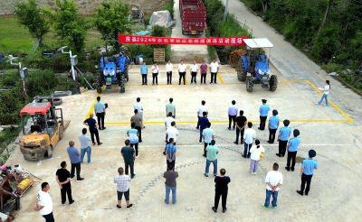 房县：强化农机安全宣传 护航“三夏”农业生产