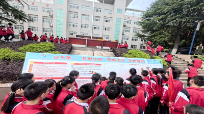 七河中学开展“防溺水体验式教育”活动