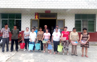 尹吉甫镇：环境卫生大评比 美好家园共缔造