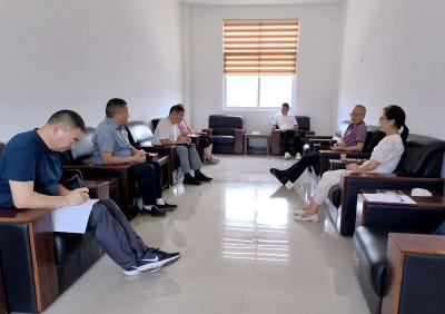 县政协、县档案馆调研指导《塘埂村志》编纂工作