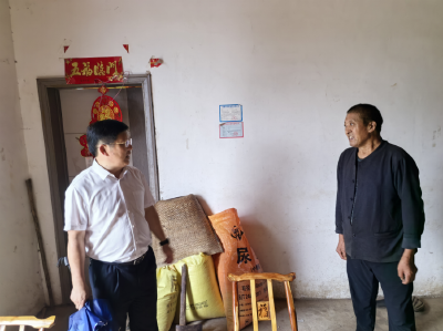 操航到门古寺镇检查地灾安全防范和巩固拓展脱贫攻坚工作