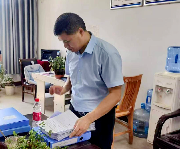 市教育局来房检查指导工作