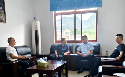 县财政局督导检查尹吉甫镇农村集体“三资”监管不到位问题专项整治工作