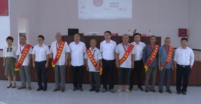 青峰镇开展庆“七一”活动