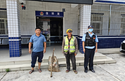 房县青峰镇：“网格员+民警”护航走失男子安全回家