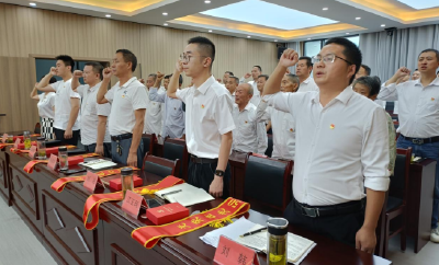 回龙乡机关支部举办庆“七一”暨书记讲党课活动