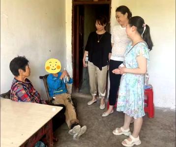 房县民政局护送事实无人抚养儿童入住市儿童福利院