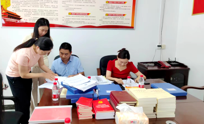 市老干局考评组来房开展“六好”离退休干部示范党支部考评工作