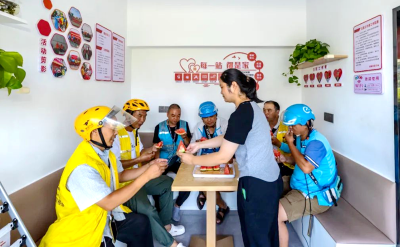 湖北房县：盛夏送清凉 温情满驿站