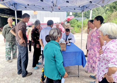 沙河乡：白内障义诊进村 光明行动暖人心