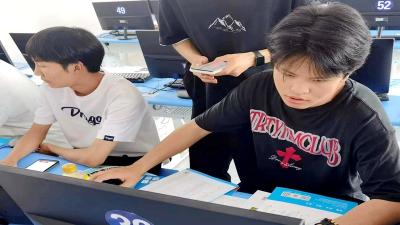 房县职校：全力做好考生志愿填报服务