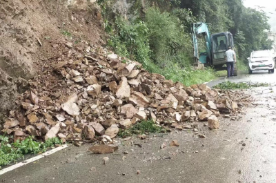 窑淮镇防汛进行时：冲在“风雨”一线  当好“撑伞人”