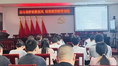 房县开展第35个世界人口日宣传活动