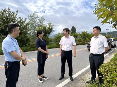 市教育局来房调研教育项目建设、防溺水、校园食品安全和膳食经费管理突出问题专项整治等工作