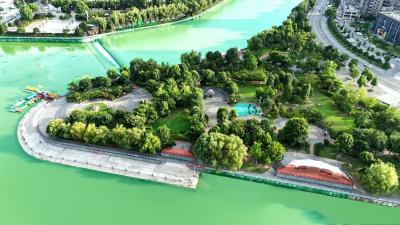 推窗见绿   移步遇景——湖北房县城区“口袋公园”引领市民休闲新风尚见闻