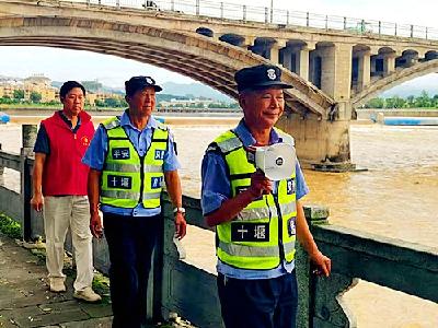 房县东城小学：精心密织安全网 携手实现平安梦