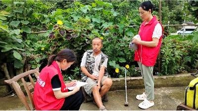 红塔镇卫生院：“户户走到”暖人心  共护健康防返贫