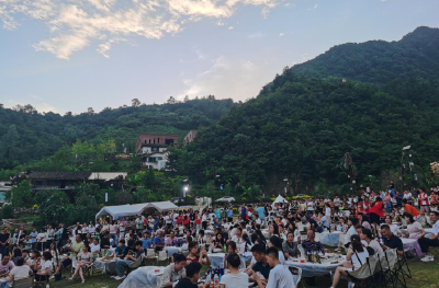 窑淮镇：“茶旅小镇”全民音乐节“嗨”翻天